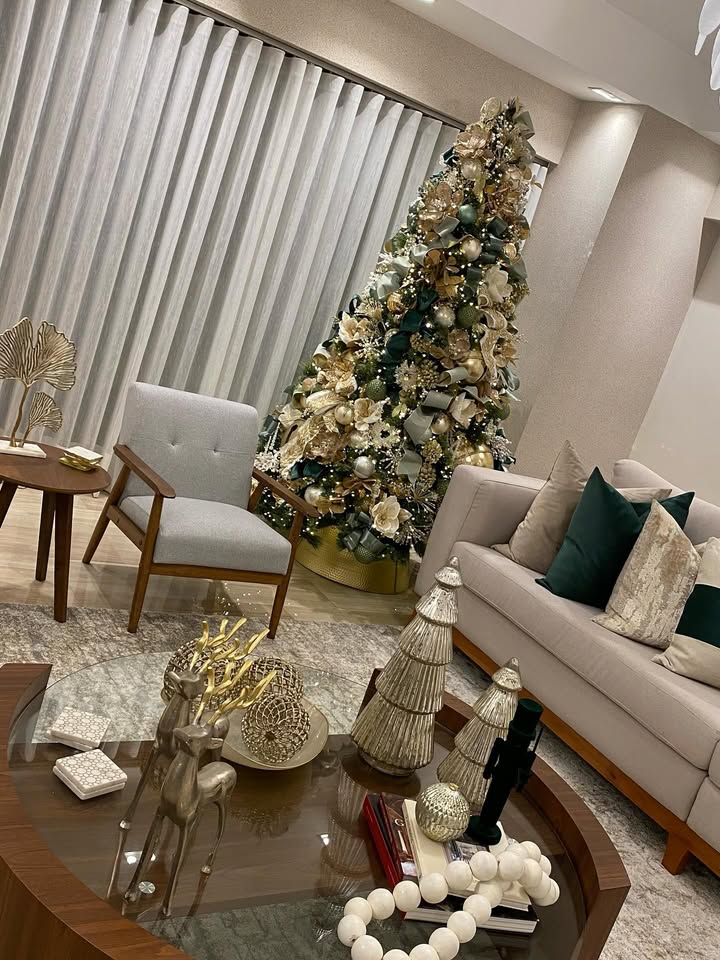 Árvore de Natal 1,8m Decoração Golden Elegance