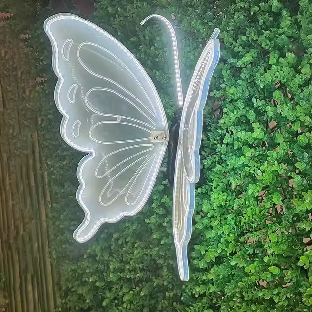 Borboleta em LED 60cm e 80cm