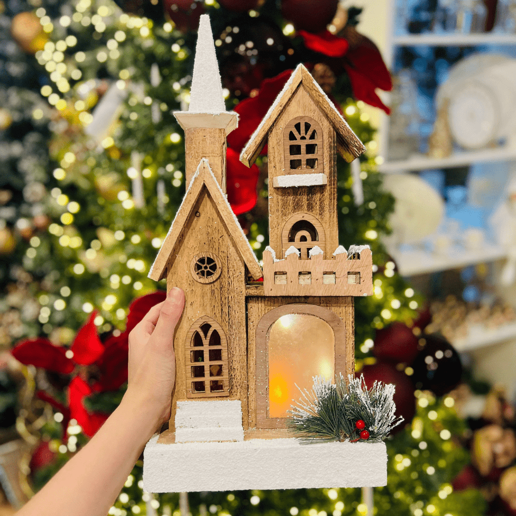 Casinha Natalina Nevada de Madeira Com Led 47cm